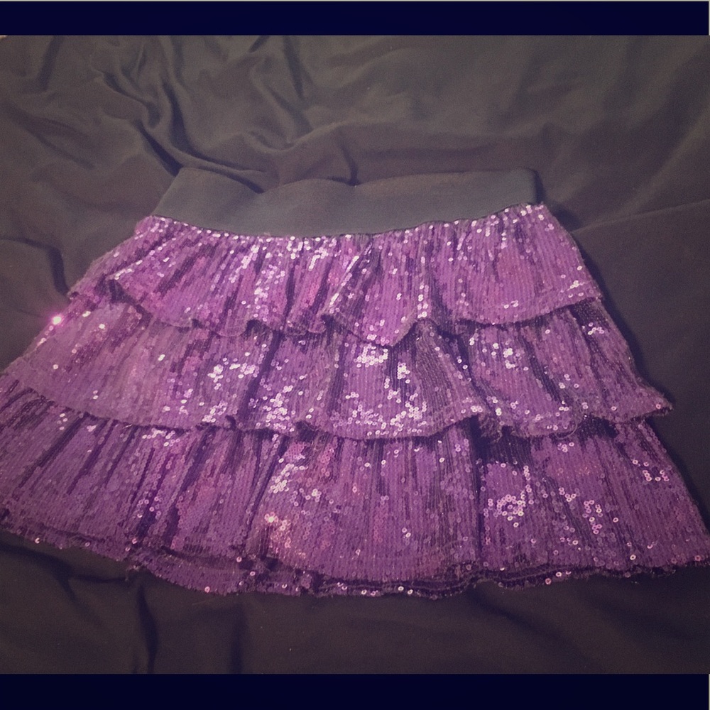 😍Every girl needs a sparkly skirt😍